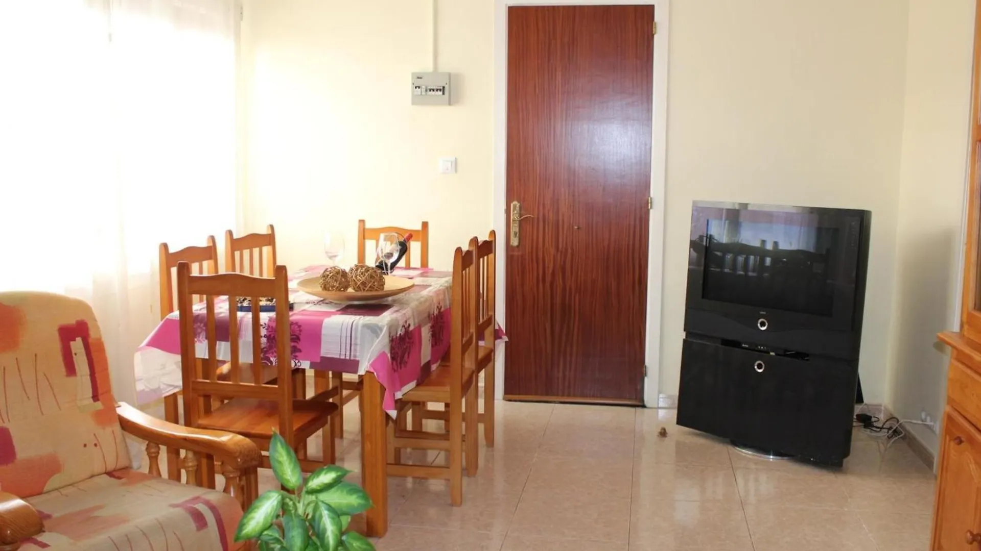 Apartamento Acogedor A 100M De La Playa En Llanca, Con Wifi Y Renovado - Es-228-4