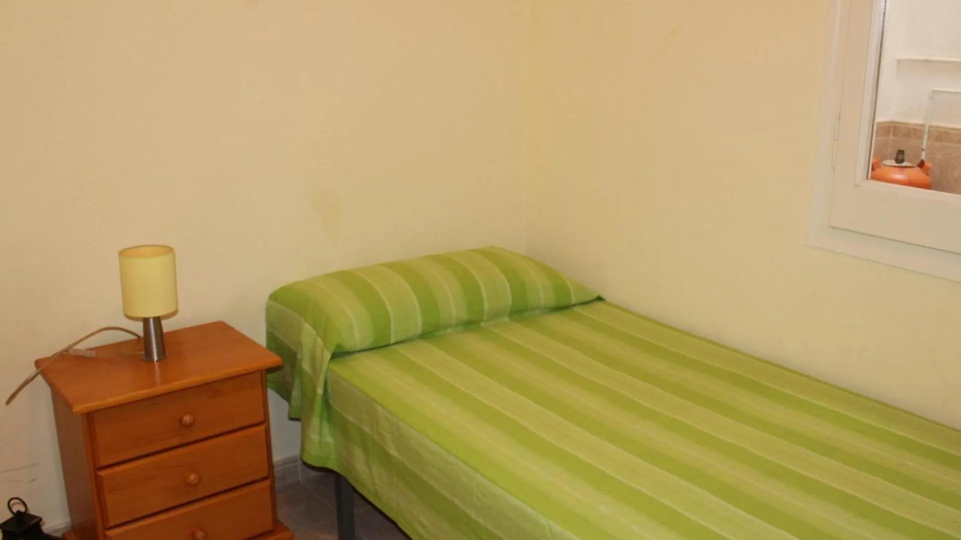 Apartamento Acogedor A 100M De La Playa En Llanca, Con Wifi Y Renovado - Es-228-4 Espanha