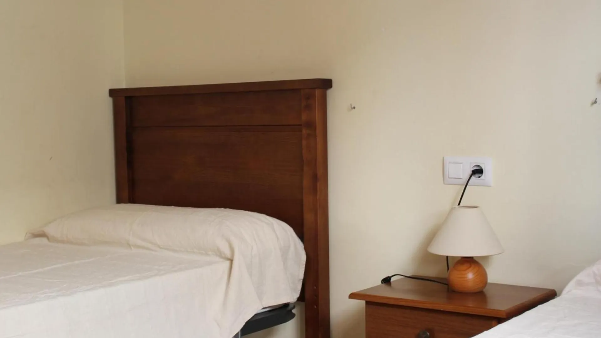 Apartamento Acogedor A 100M De La Playa En Llanca, Con Wifi Y Renovado - Es-228-4 Espanha